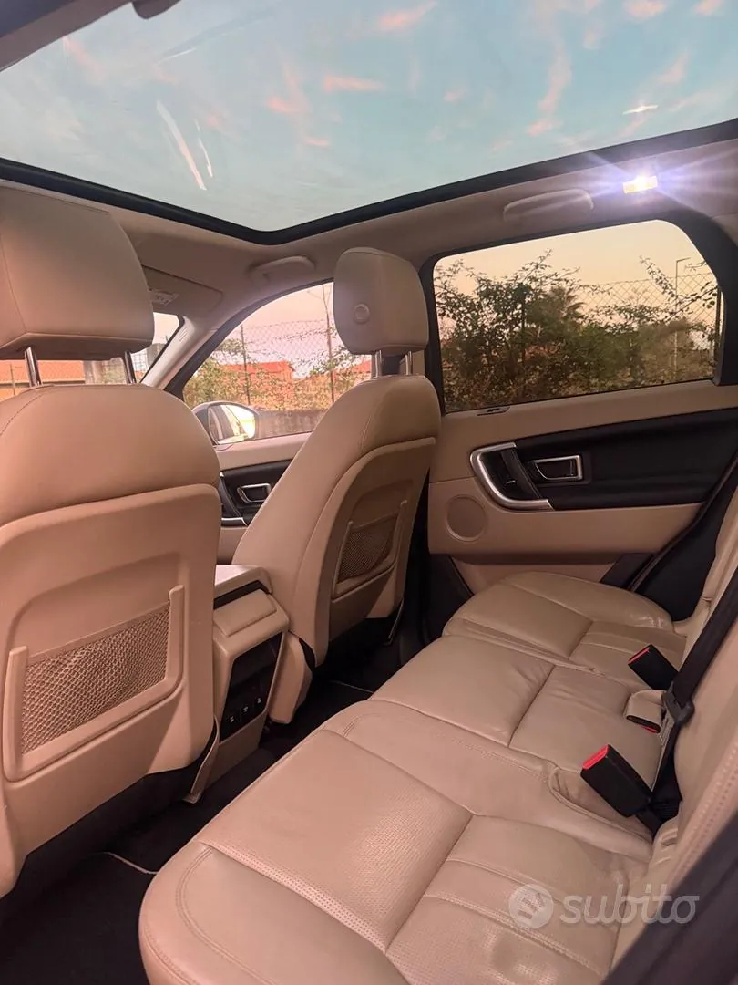 Land Rover Discovery Sport 2017 photo 5