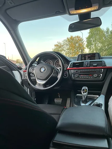 BMW 320D 2013 photo 2