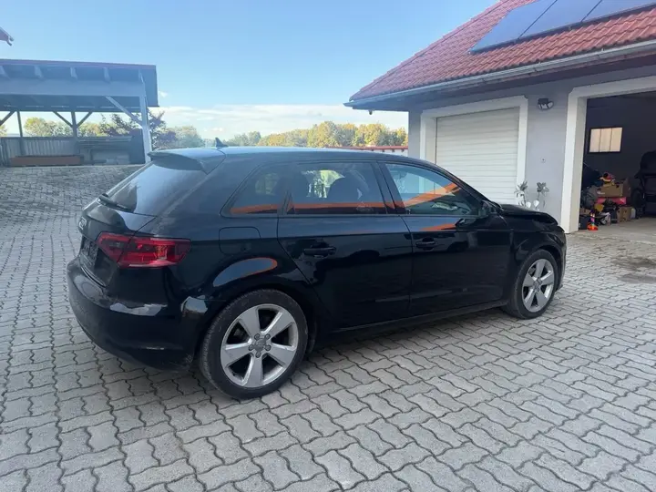Audi A3 2016 photo 2