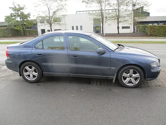 Volvo S60 2000 photo 2