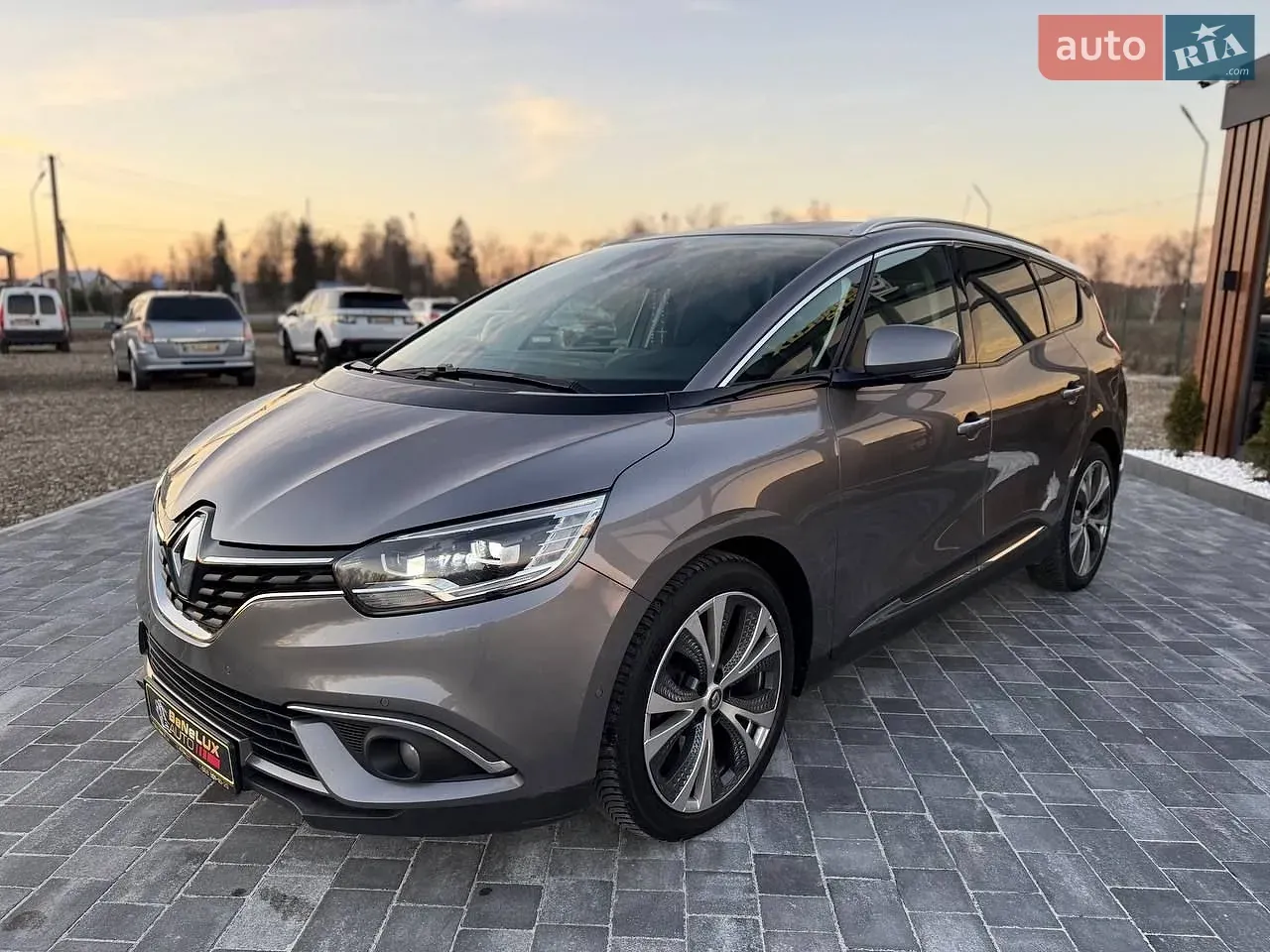 Renault Grand Scenic 2018 photo 4