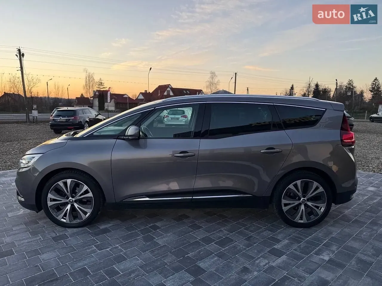 Renault Grand Scenic 2018 photo 5