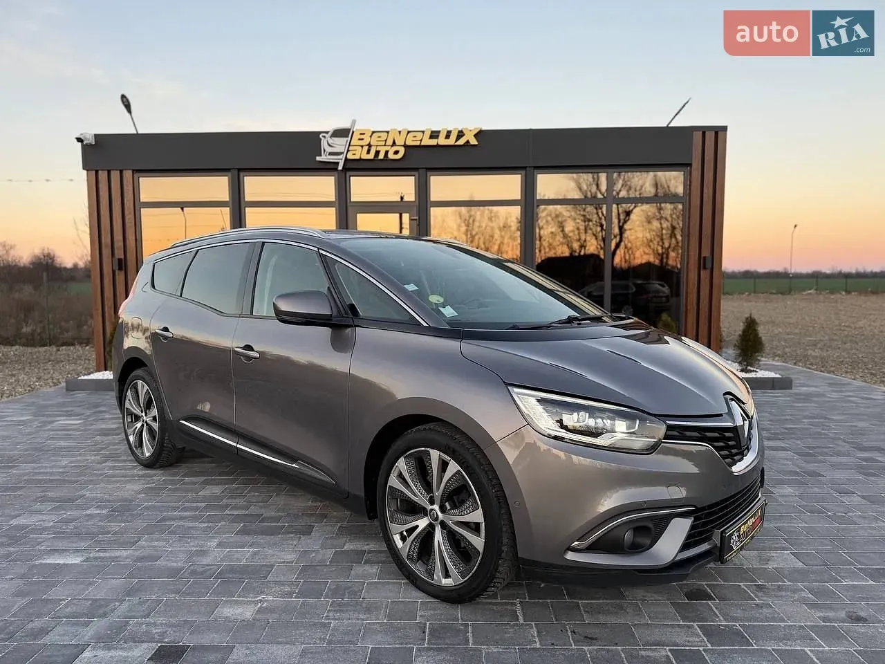 Renault Grand Scenic 2018 photo 2