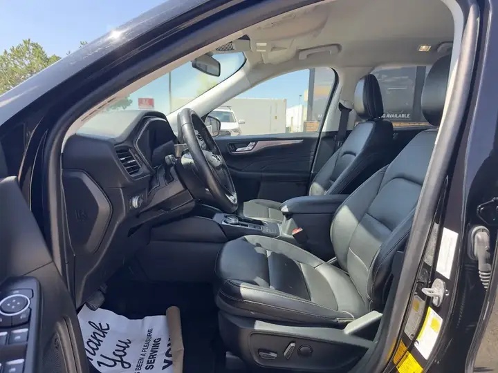 Ford Escape 2021 photo 2