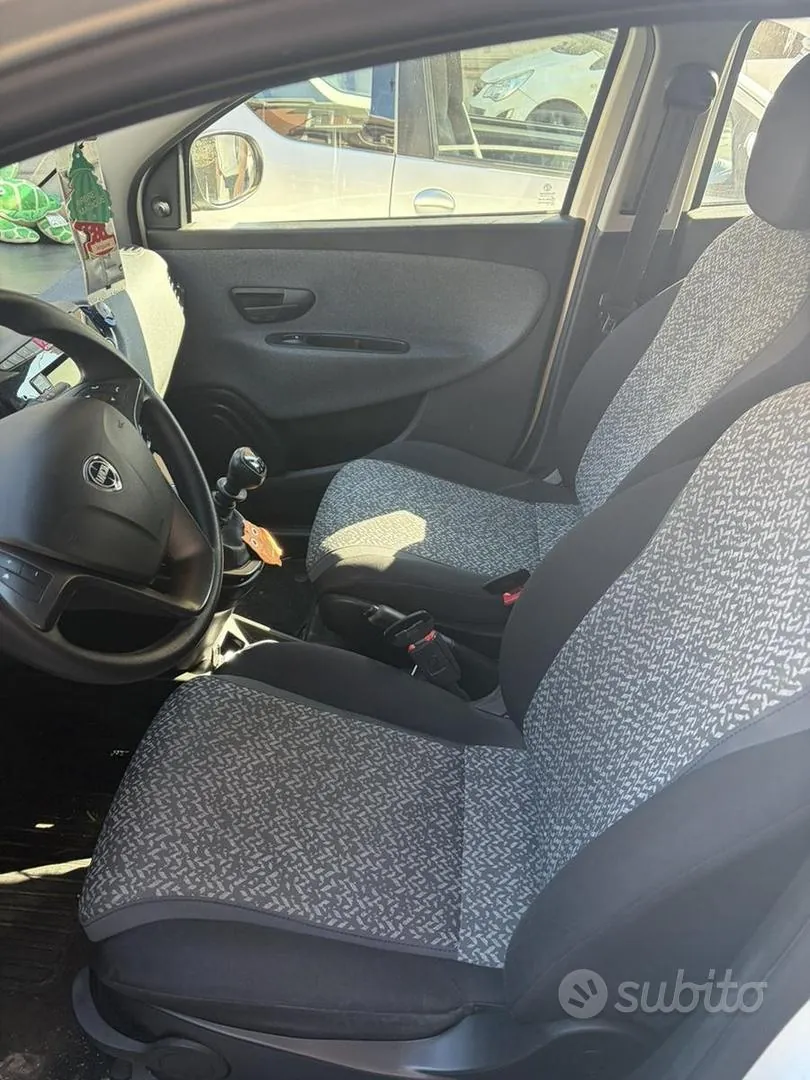 Lancia Ypsilon 2022 photo 5