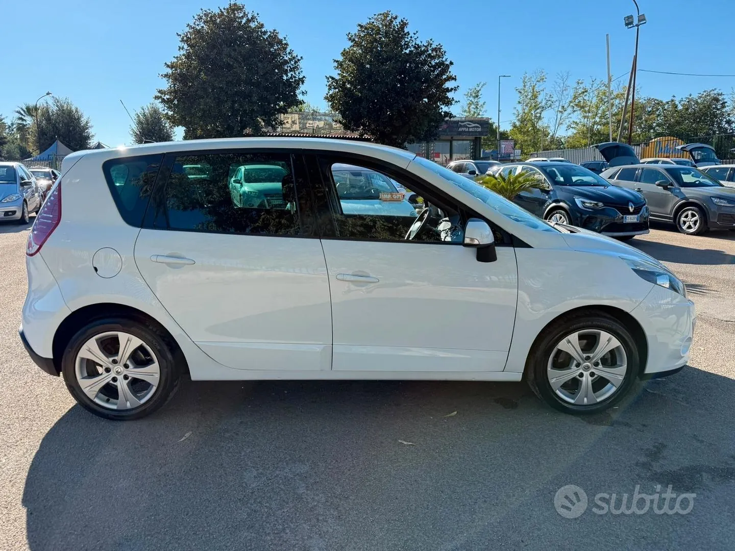 Renault Scenic 2012 photo 5