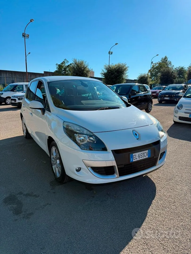 Renault Scenic 2012 photo 3
