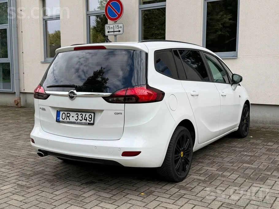 Opel Zafira 2013 photo 2