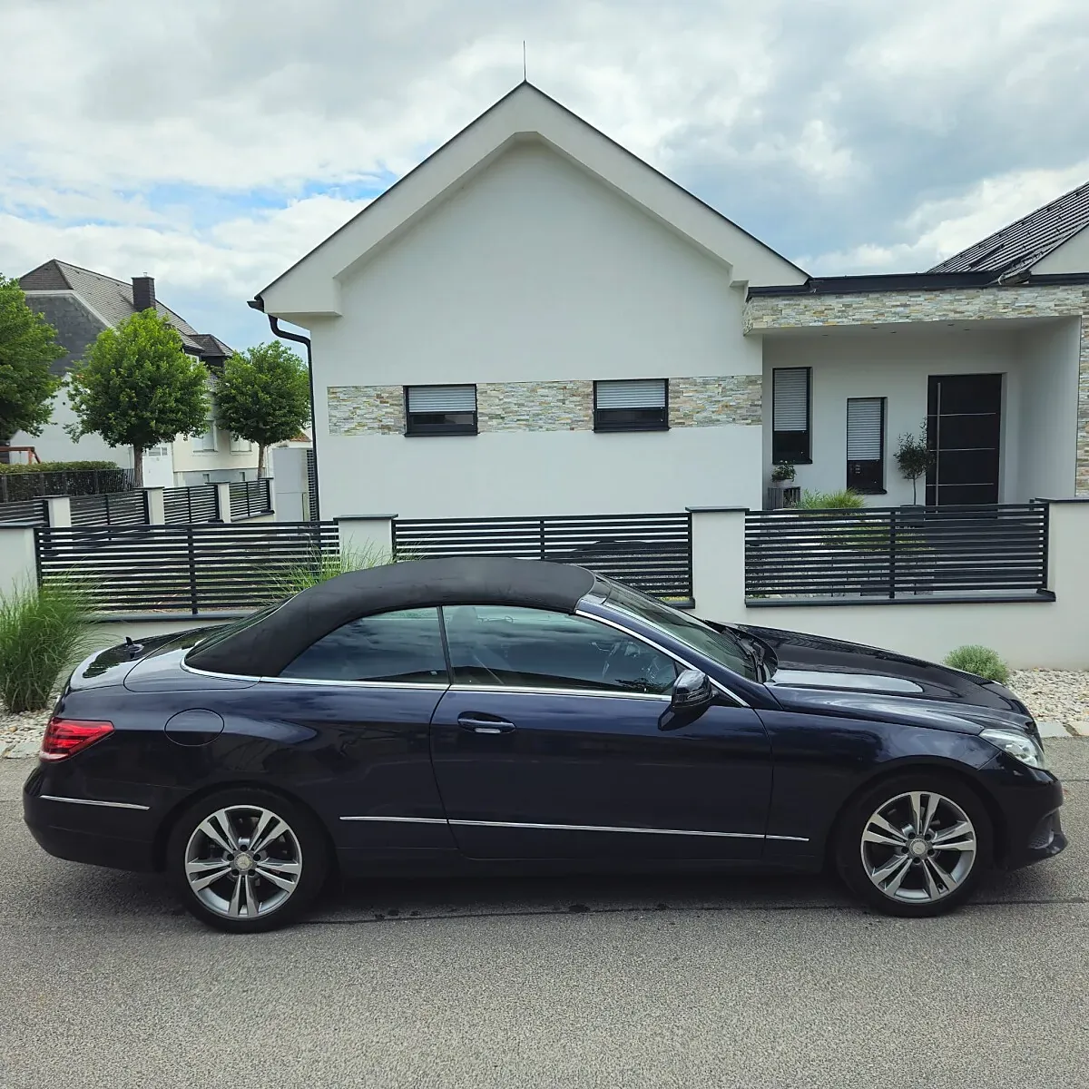 Mercedes-Benz E-Class 2013 photo 2