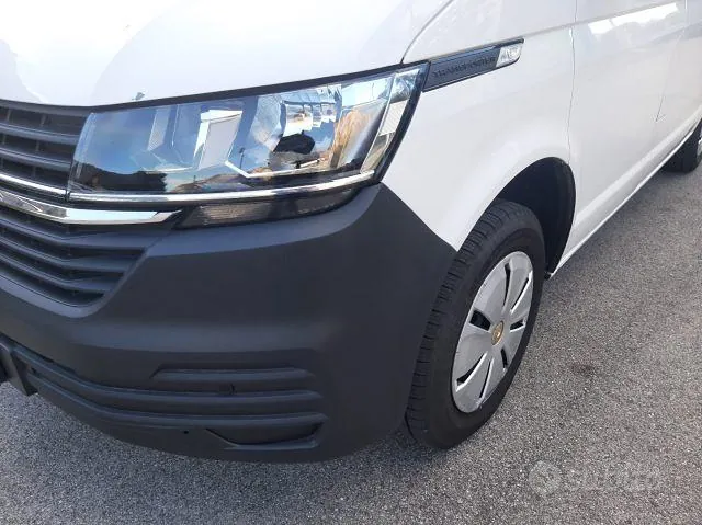 Volkswagen Transporter 2021 photo 2
