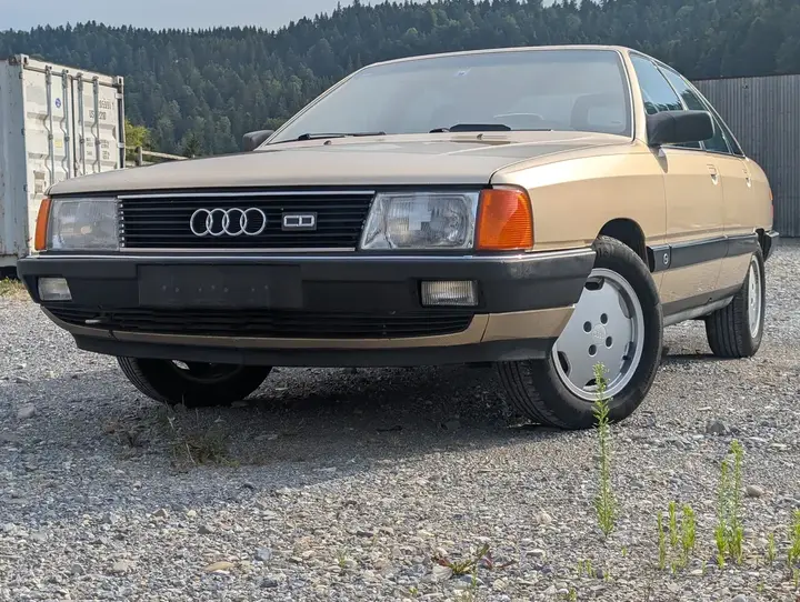 Audi 100