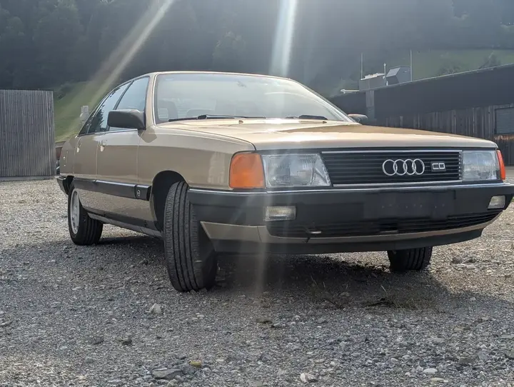 Audi 100 1990 photo 2