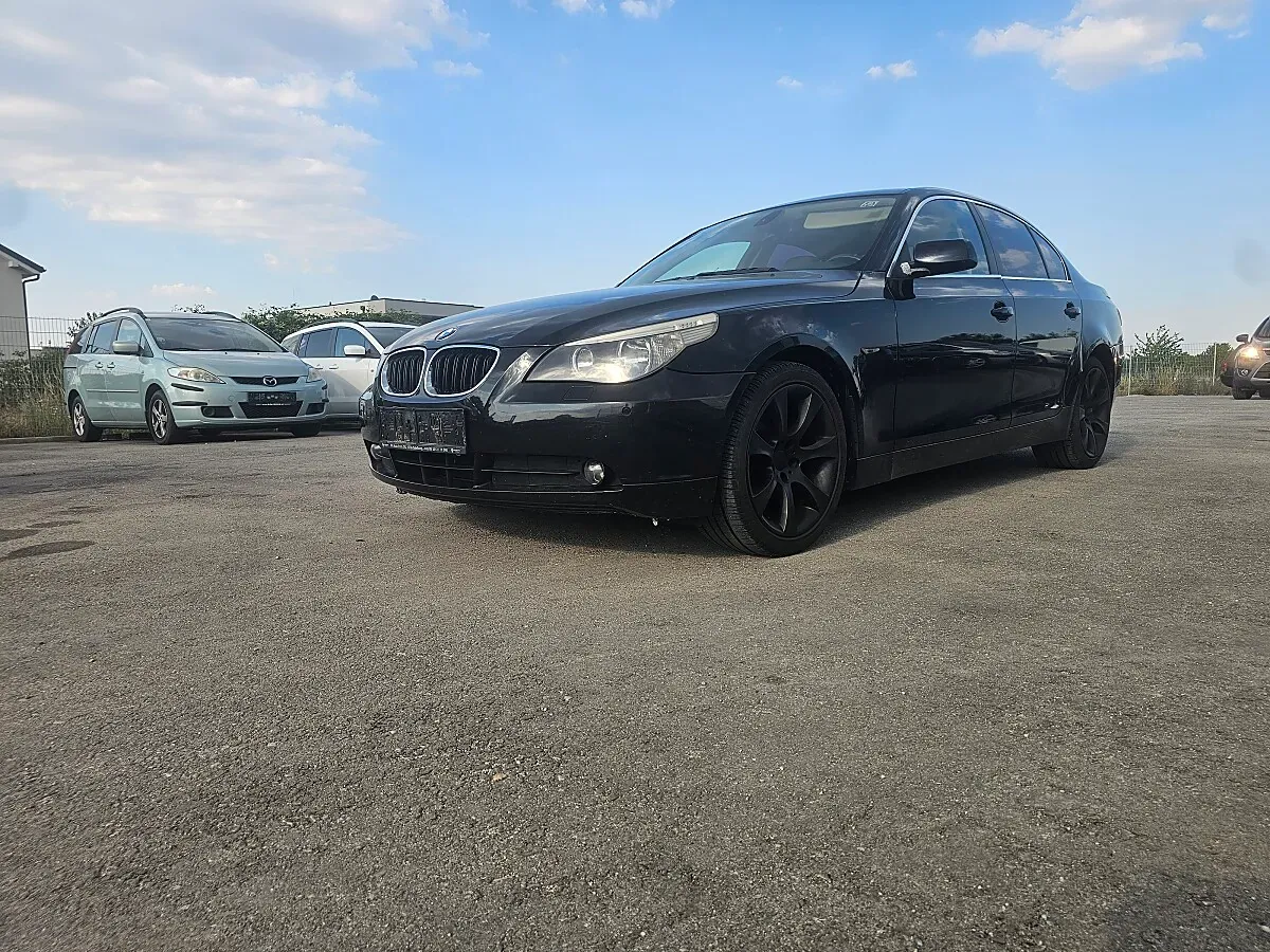 BMW 5 Series 2005 photo 2