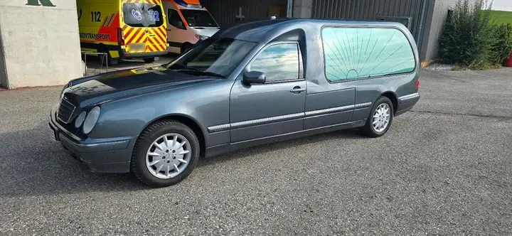 Mercedes-Benz E 240