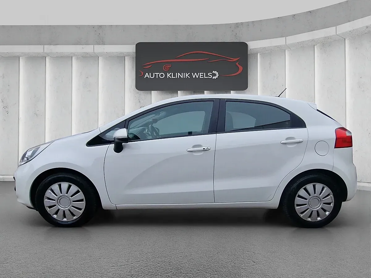 Kia Rio 2012 photo 2