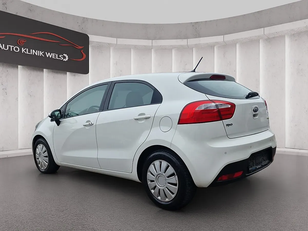 Kia Rio 2012 photo 3