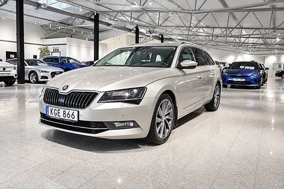 Skoda Superb 2018 photo 5