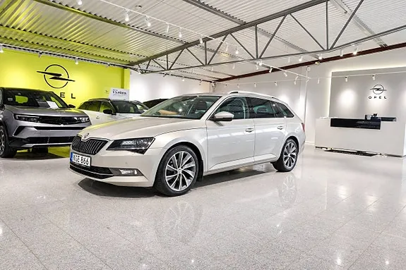 Skoda Superb 2018 photo 4