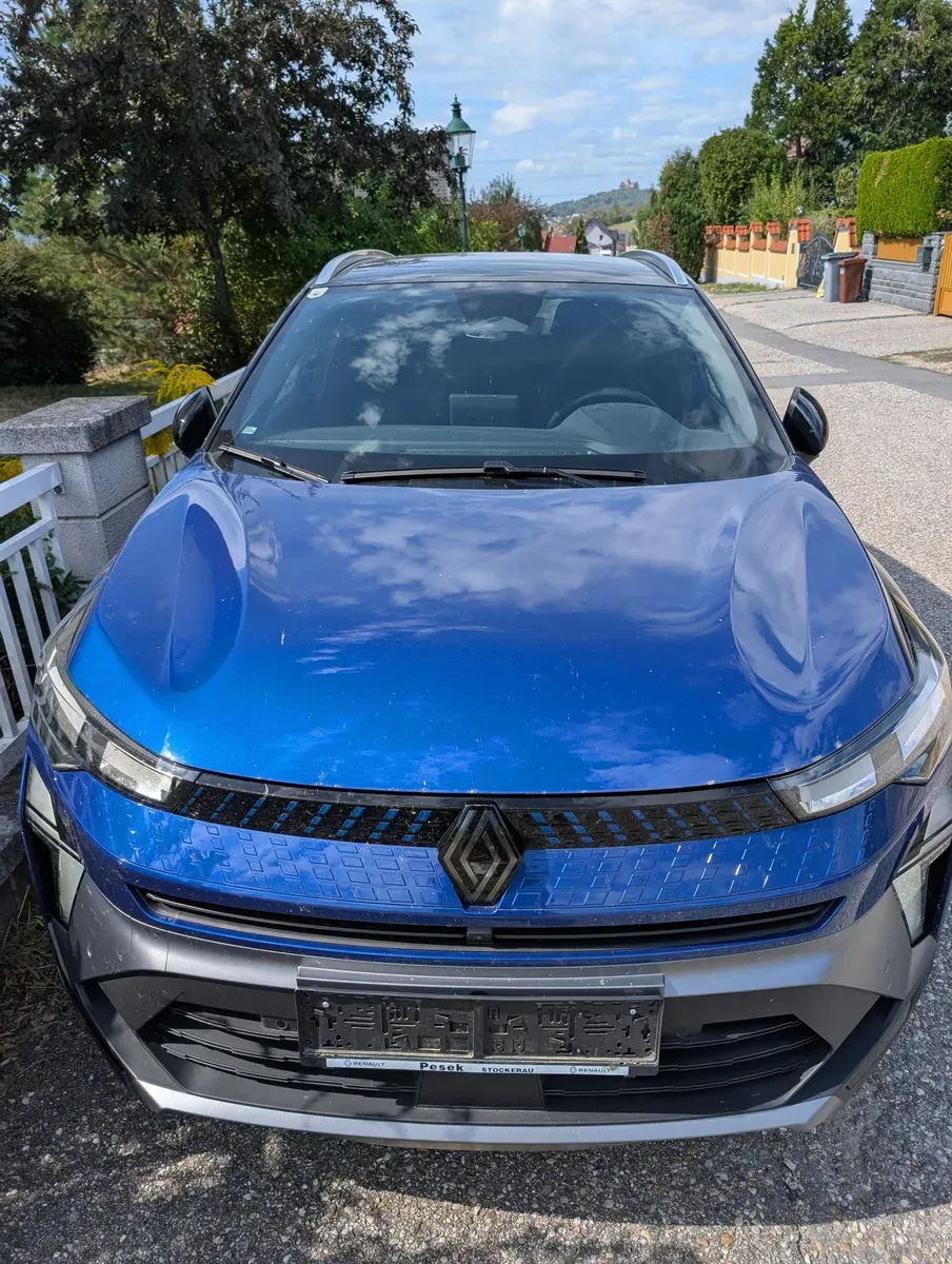 Renault Captur 2024 photo 2
