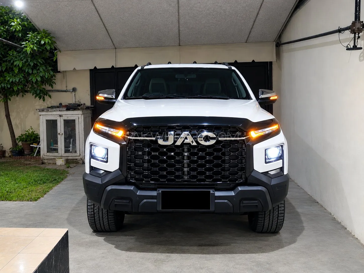 JAC T9