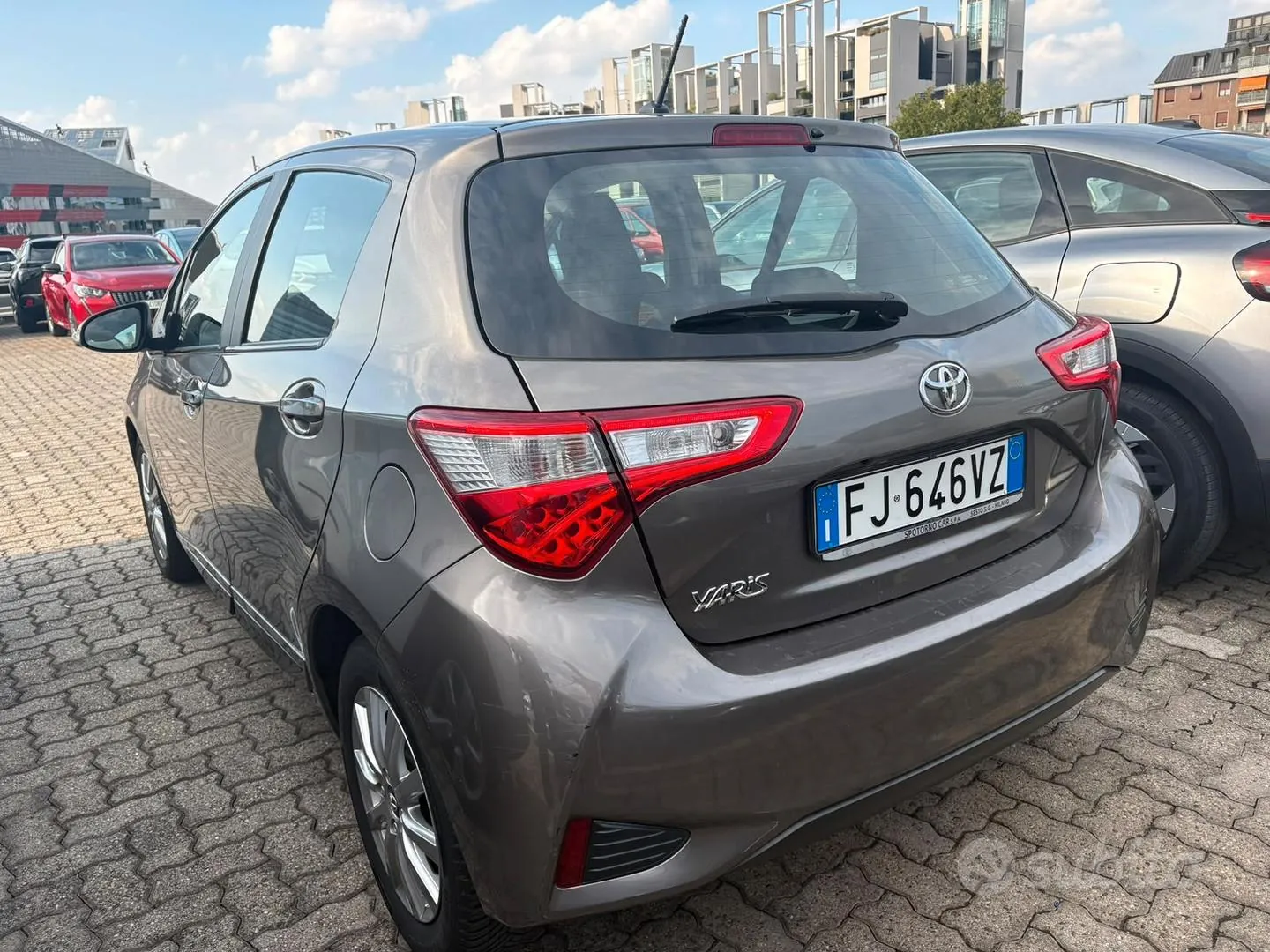 Toyota Yaris 2017 photo 2