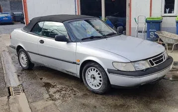 Saab 900