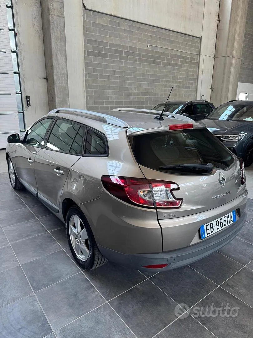 Renault Megane 2010 photo 4