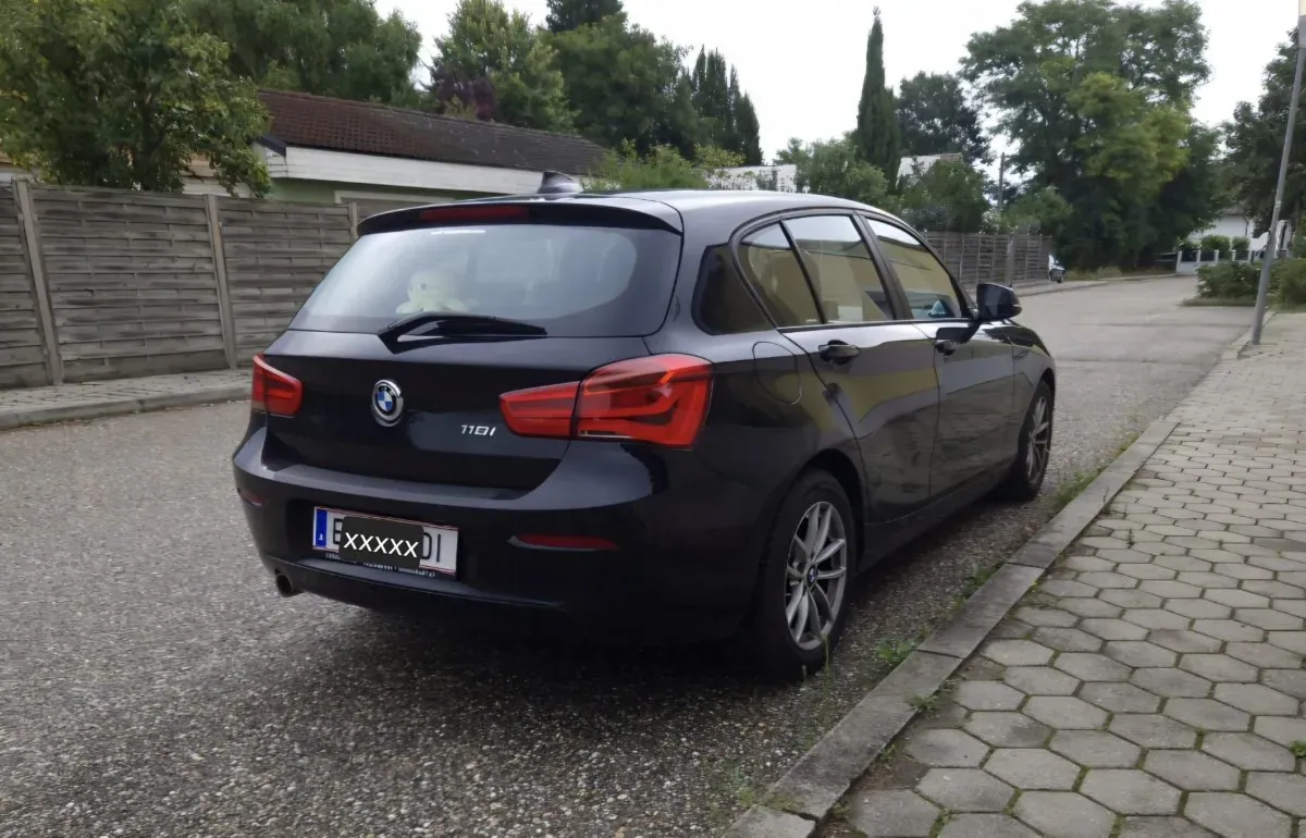 BMW 118I 2018 photo 2