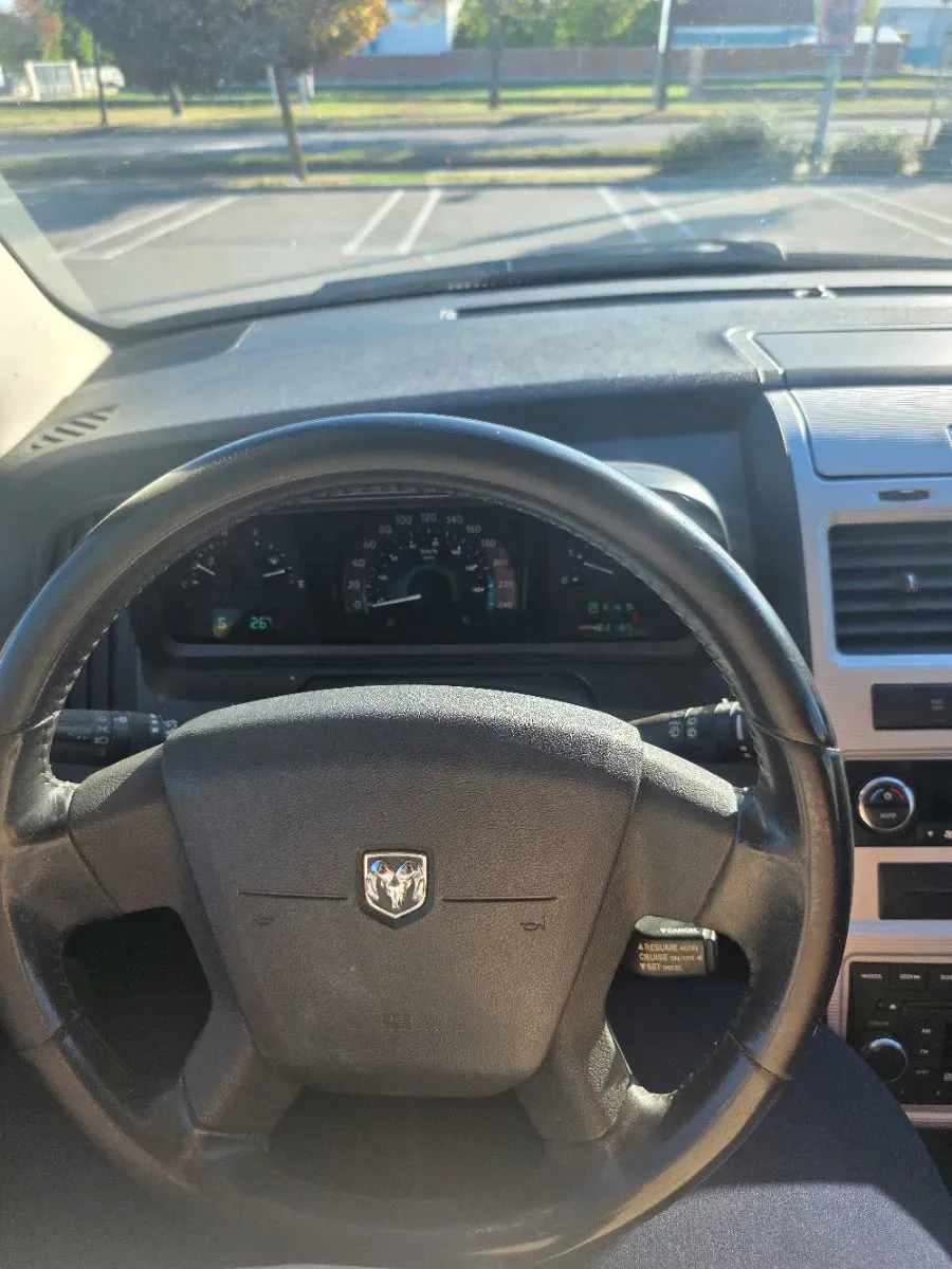 Dodge Journey 2010 photo 2