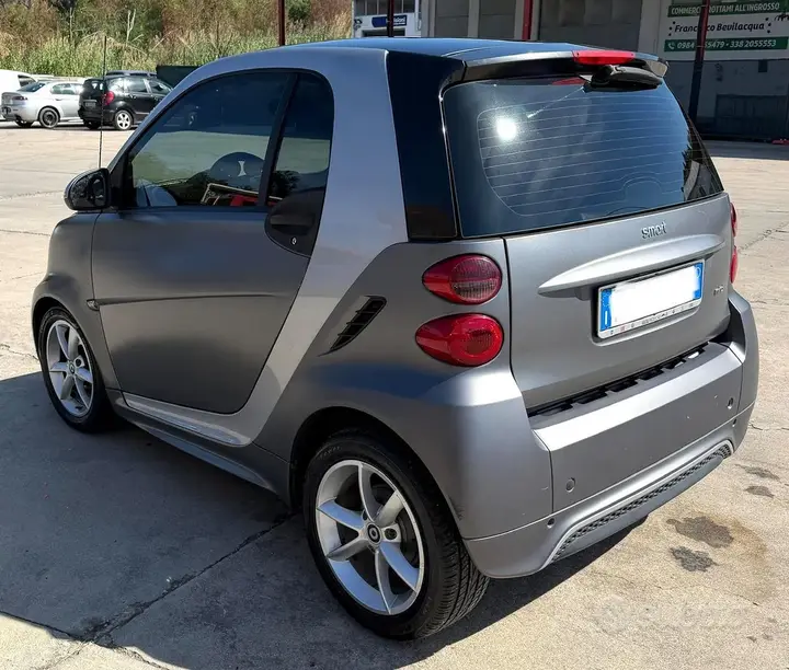 Smart Fortwo 2011 photo 4