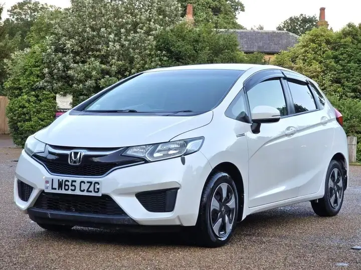 Honda Jazz 2015 photo 2