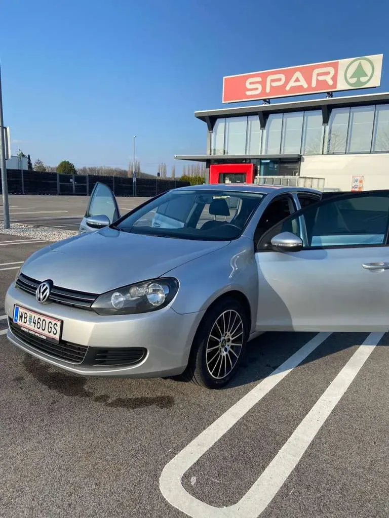 Volkswagen Golf 2011 photo 2