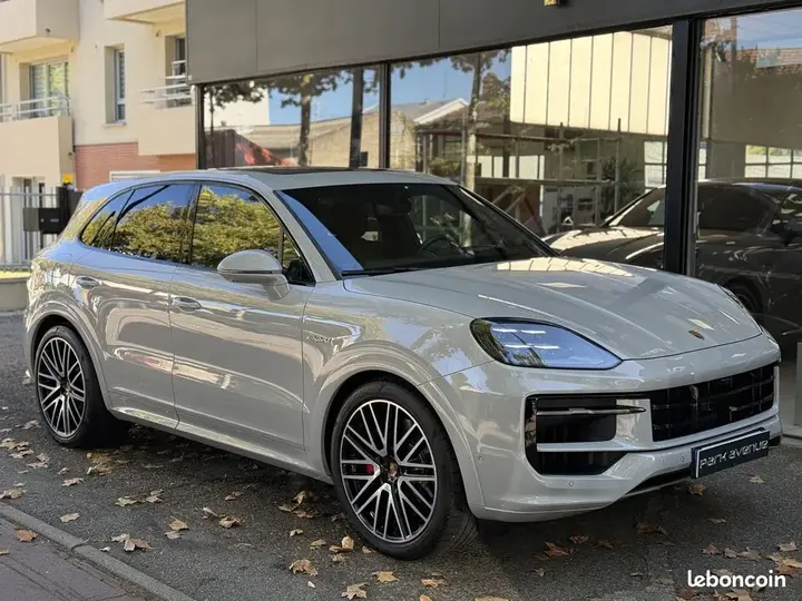 Porsche Cayenne 2024 photo 3
