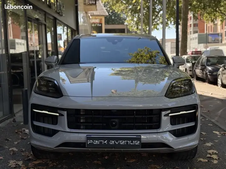 Porsche Cayenne 2024 photo 2