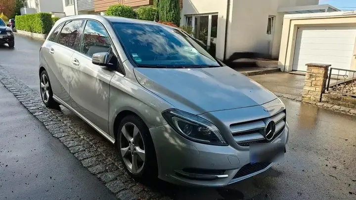 Mercedes-Benz B