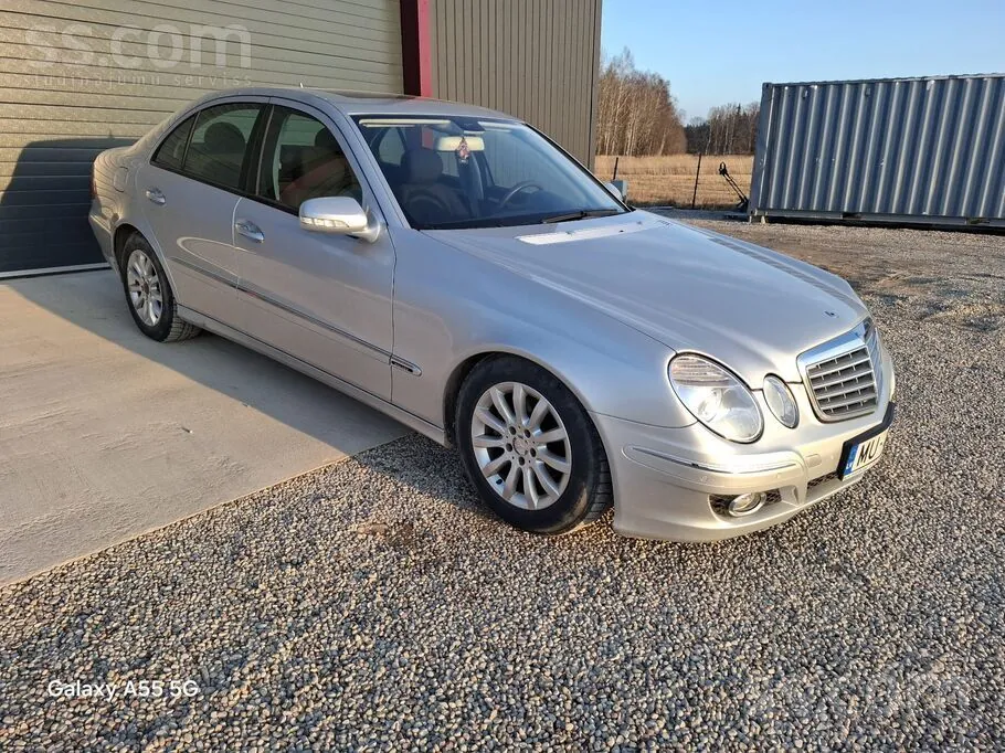 Mercedes-Benz E-Class 2008 photo 2