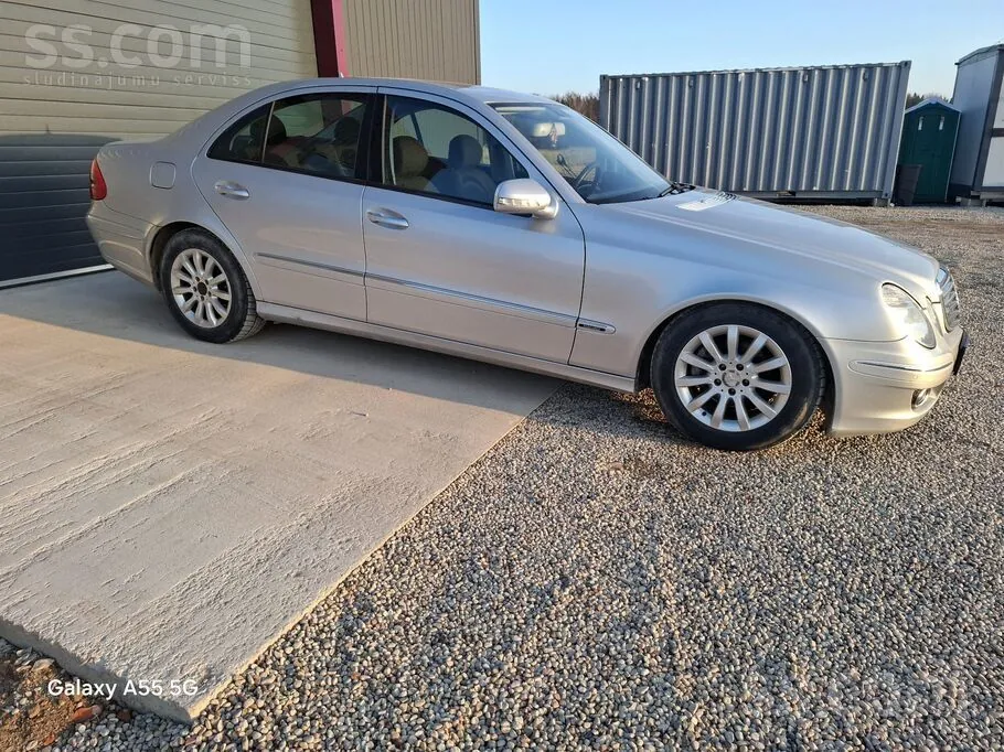 Mercedes-Benz E-Class 2008 photo 4