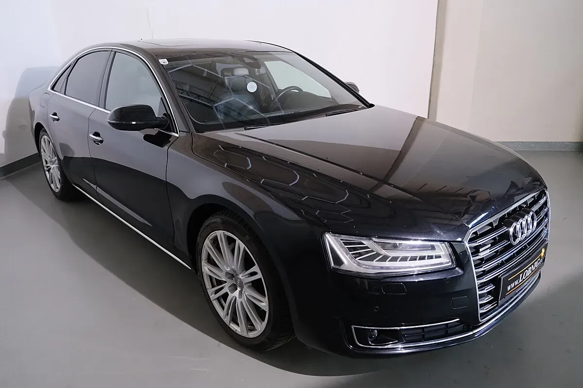 Audi A8 2015 photo 3