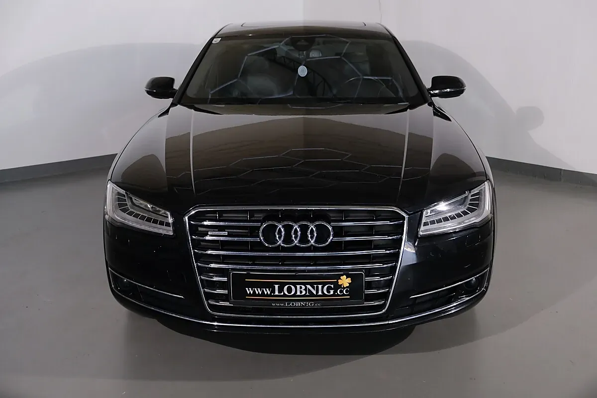 Audi A8 2015 photo 2