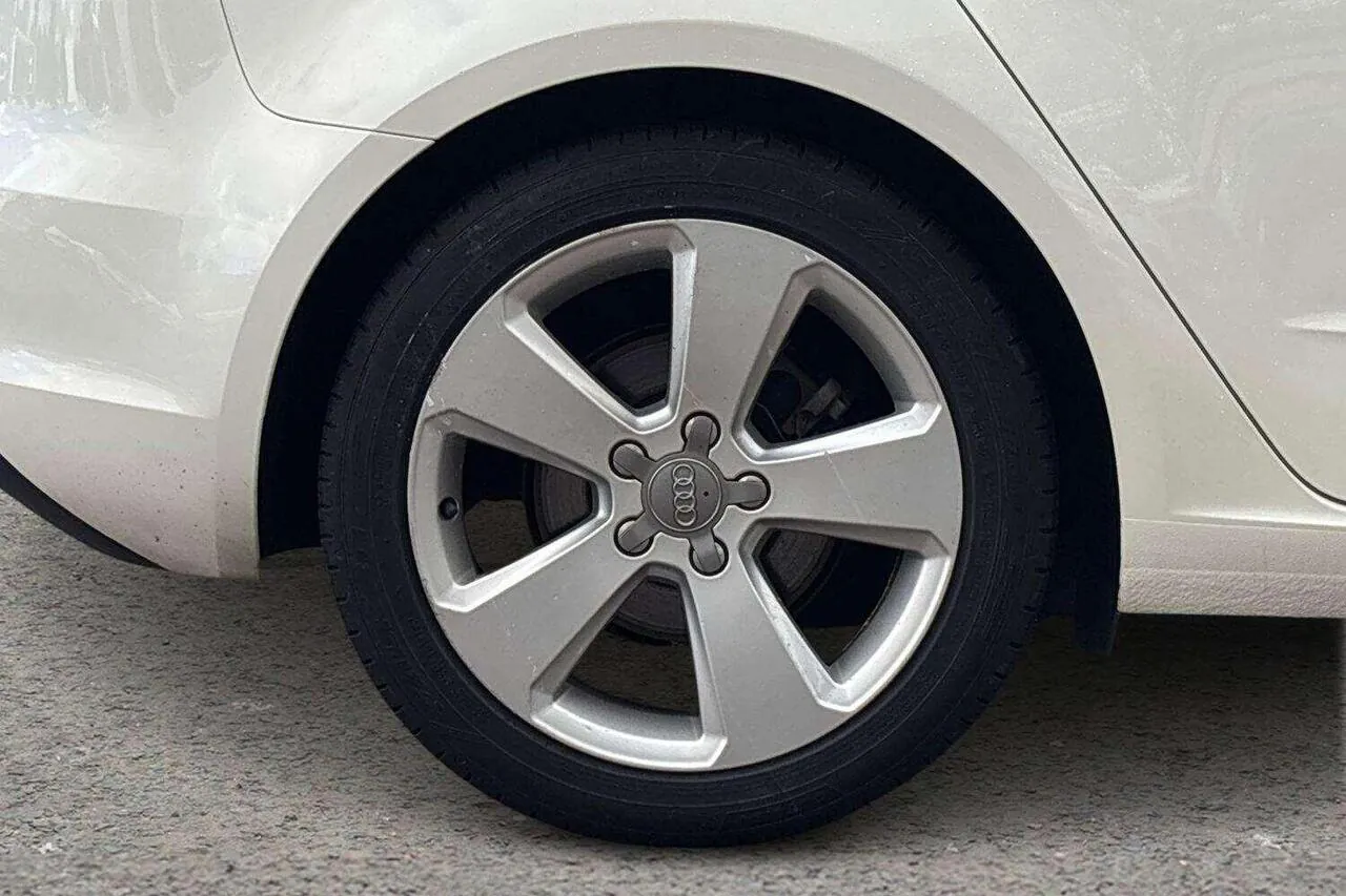 Audi A3 2015 photo 5