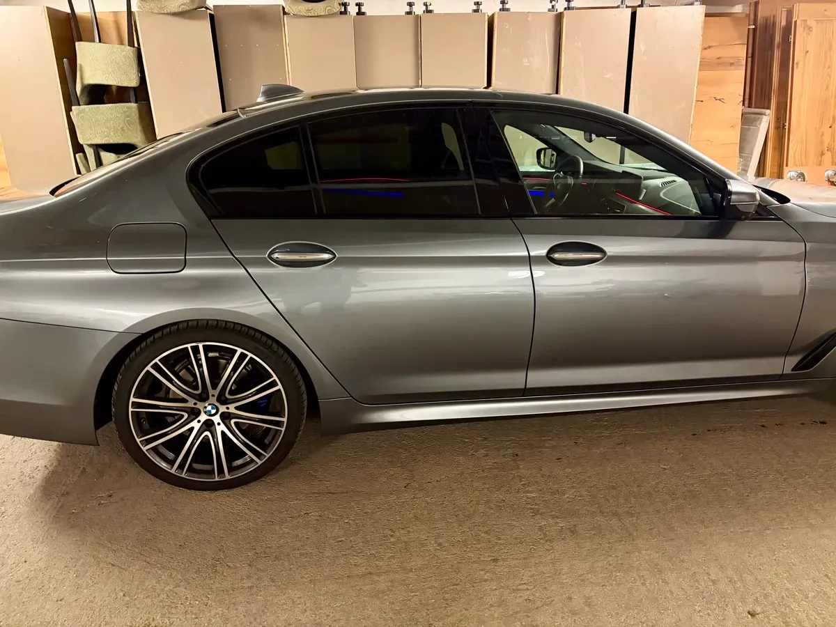 BMW 5 Series 2017 photo 3