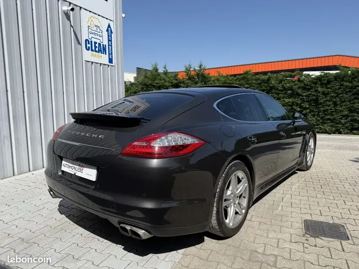 Porsche Panamera 2012 photo 3