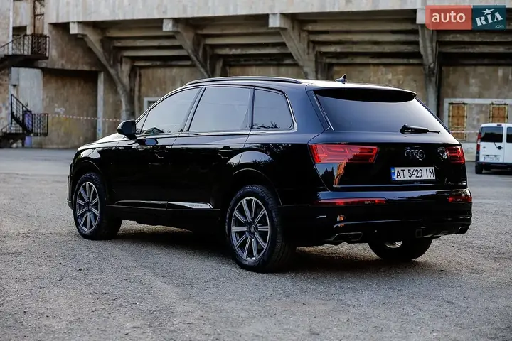 Audi Q7 2016 photo 5