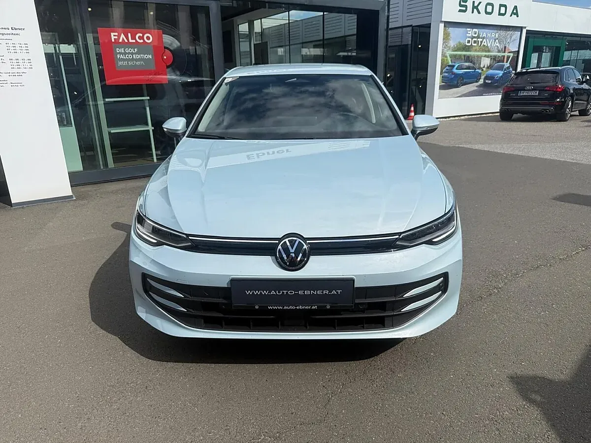 Volkswagen Golf 2026 photo 2