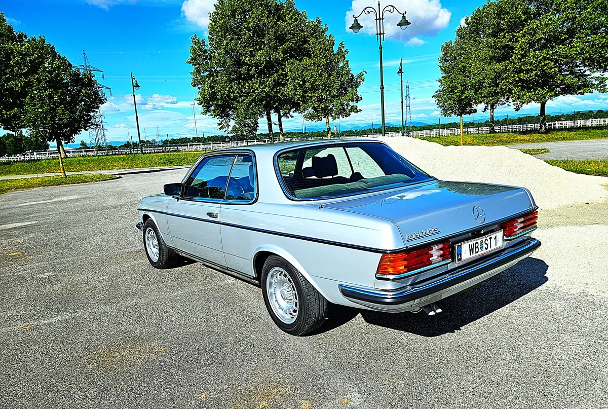 Mercedes-Benz 280 1977 photo 3