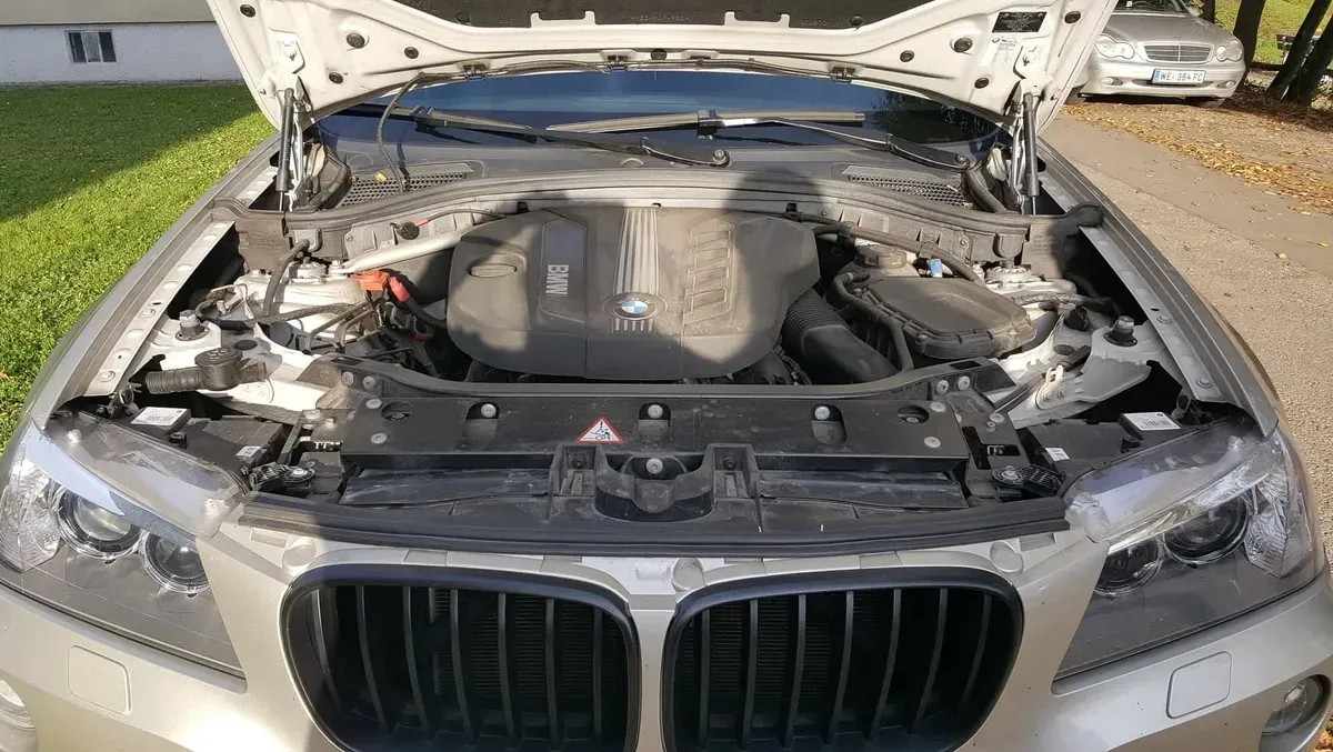 BMW X3 2011 photo 2