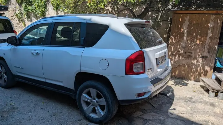 Jeep Compass 2012 photo 2