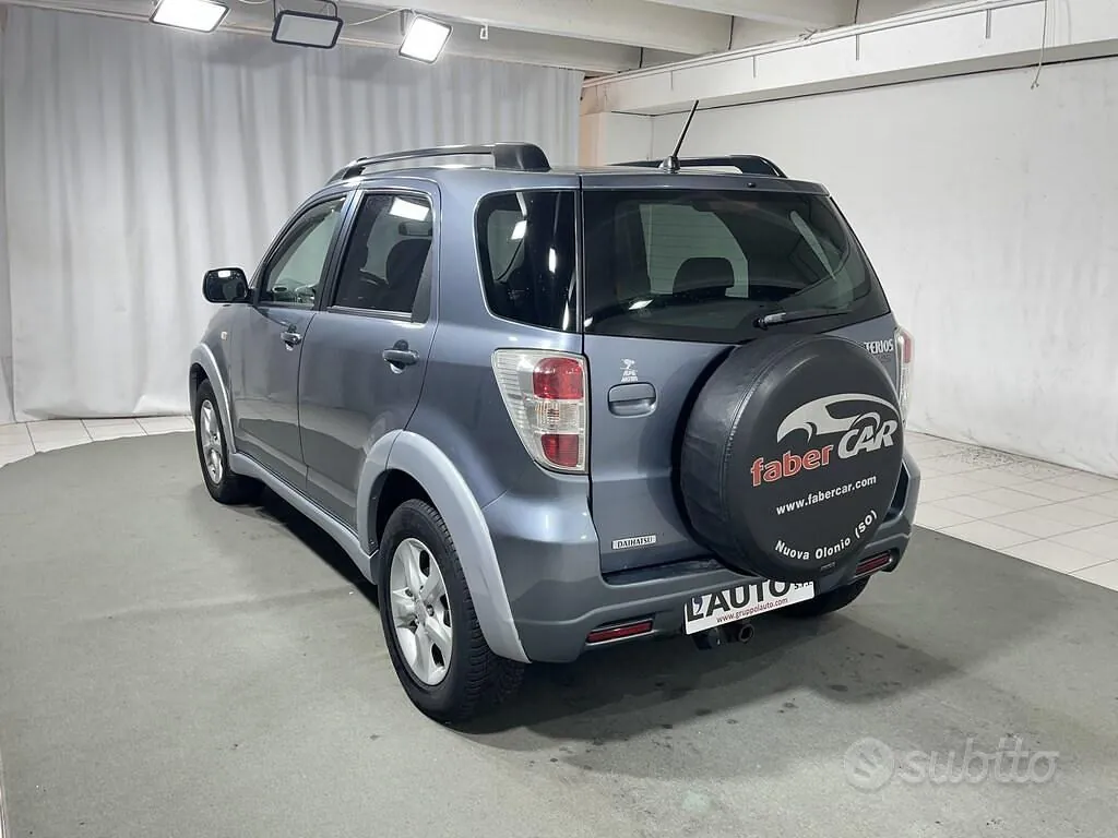Daihatsu Terios 2010 photo 3
