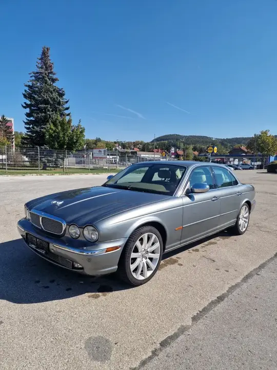 Jaguar Xj