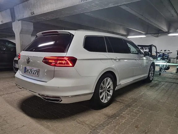 Volkswagen Passat 2016 photo 2